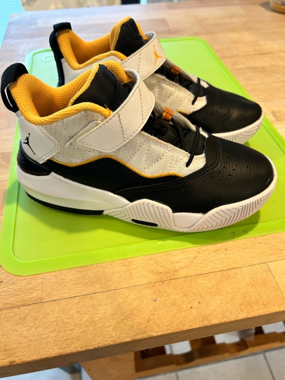 Air Jordan Stay Loyal 'White Black Yellow' - 12c - Picture 3 of 6